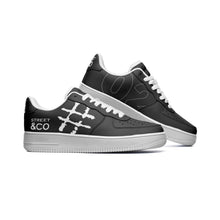 Cargar imagen en el visor de la galería, Unisex Low Top Leather Sneakers
